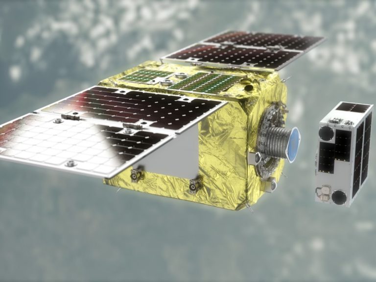 デイリーメール Magnetsを使用してスペースデブリをクリーンアップする衛星が今週 推定9 0トンのデブリを空から取り除くことを期待して打ち上げられますアストロスケール