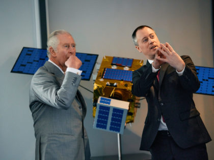 His Royal Highness the Prince of Wales at the ELSA d Mission Control Centre L R HRH, Al Colebourne, Head of Spacecraft Operations, Astroscale. Credit David Fisher