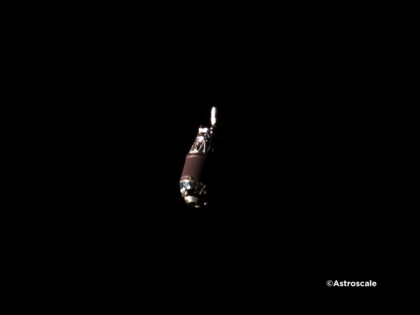 アストロスケールのADRAS Jが撮影した宇宙ごみ画像